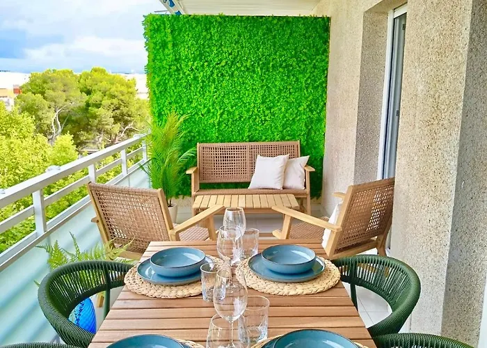 Elegance アパート