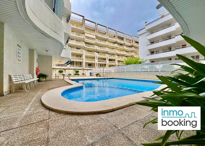 Elegance アパート